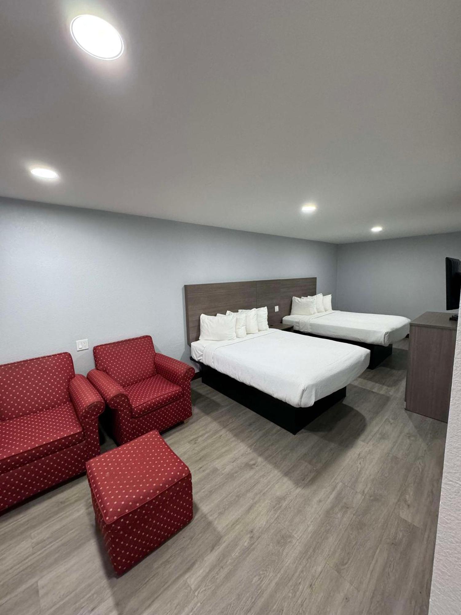Surestay Hotel By Best Western Childress Bagian luar foto