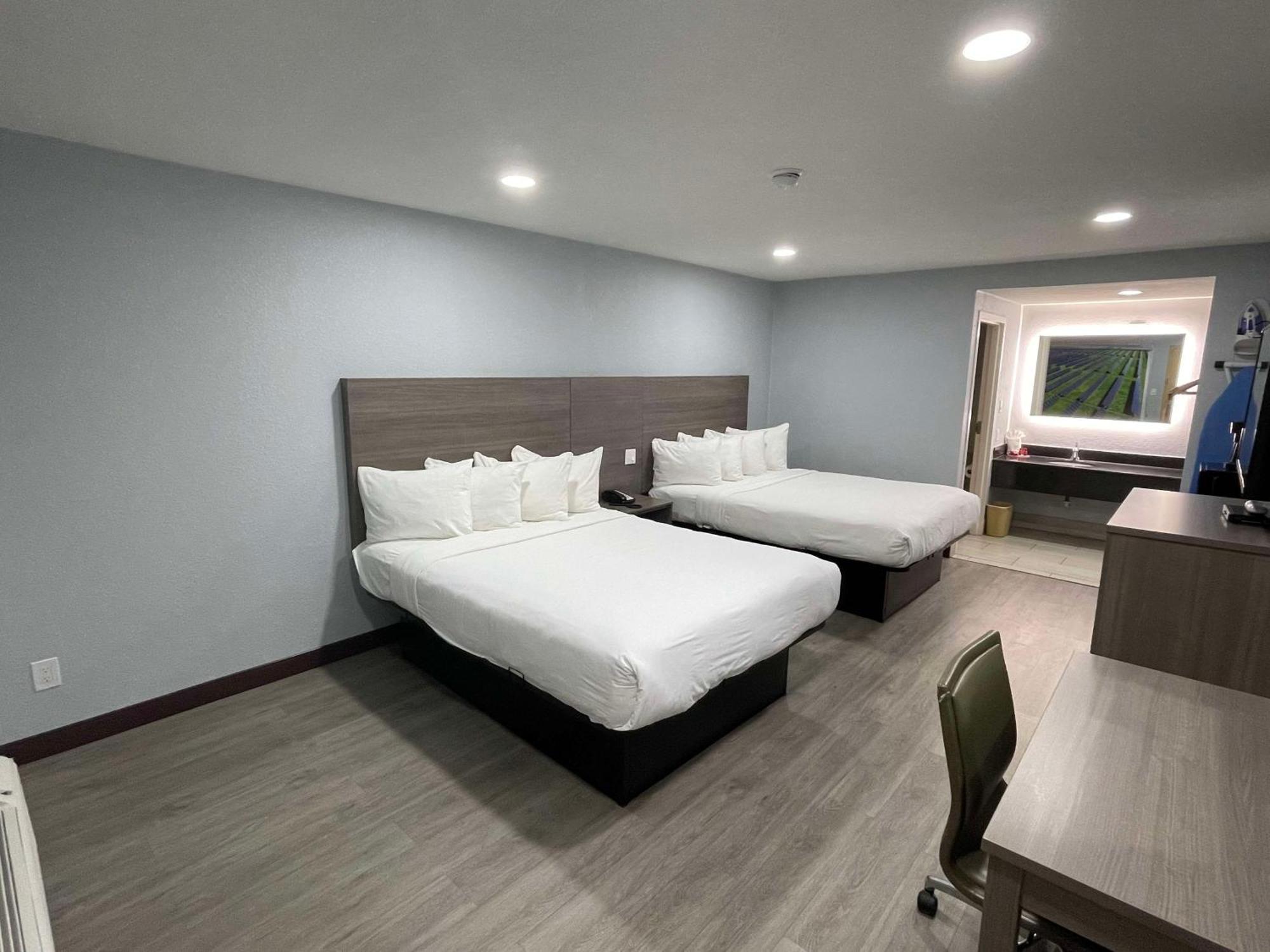 Surestay Hotel By Best Western Childress Bagian luar foto