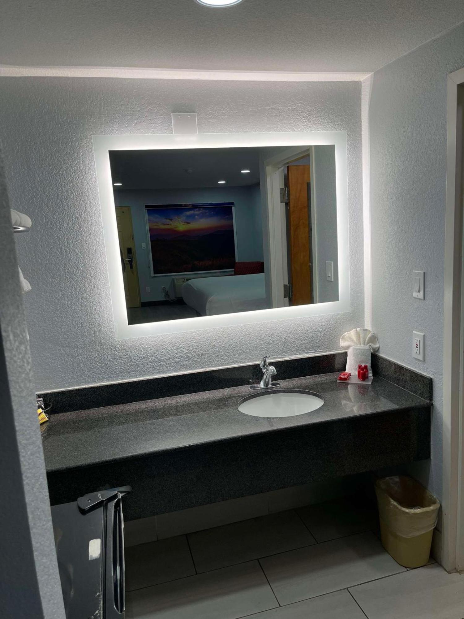 Surestay Hotel By Best Western Childress Bagian luar foto