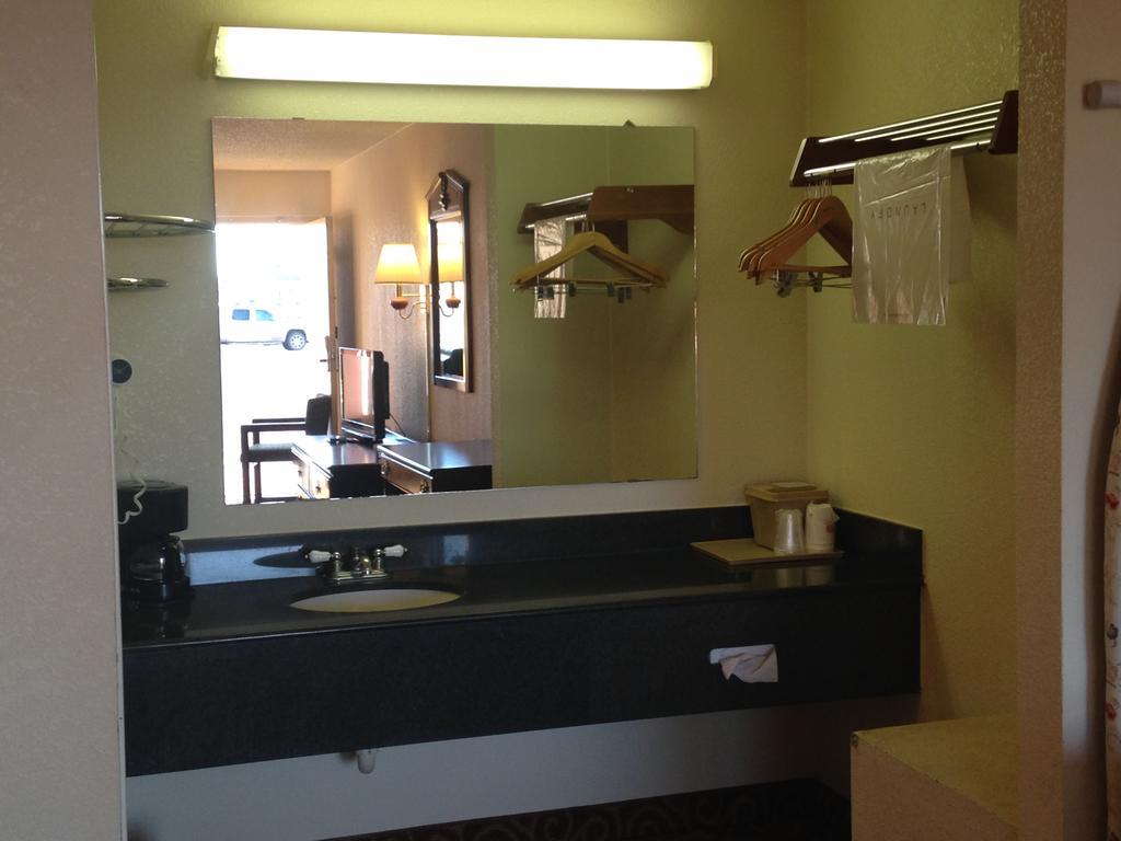 Surestay Hotel By Best Western Childress Bagian luar foto