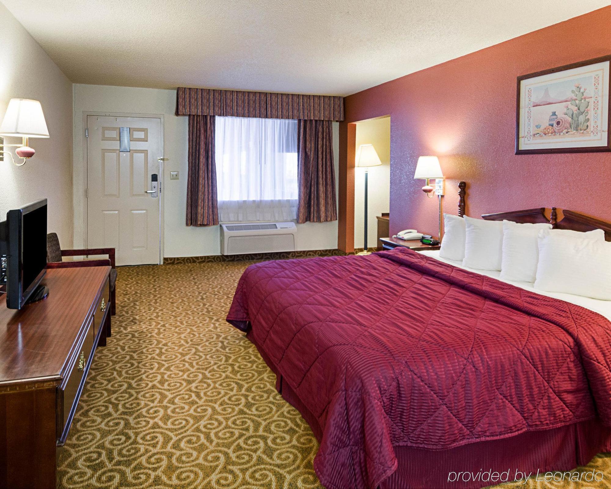 Surestay Hotel By Best Western Childress Bagian luar foto